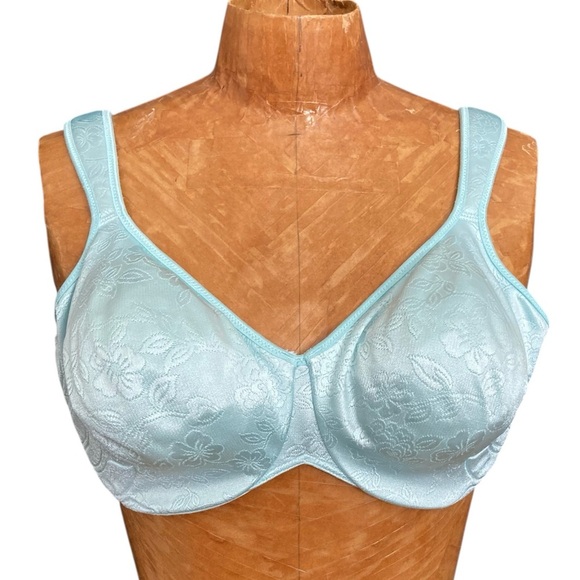 Bali Live It Up Seamless Underwire Bra in Soft Blue Embossed Floral - Picture 1 of 8